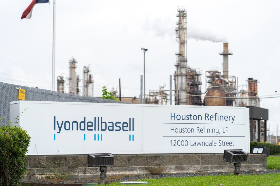 Crude Oil Daily LyondellBasell to Shut Houston Refinery by 2024